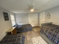Popponesset modern beach house 6 minute walk to private beach (plenty of beds