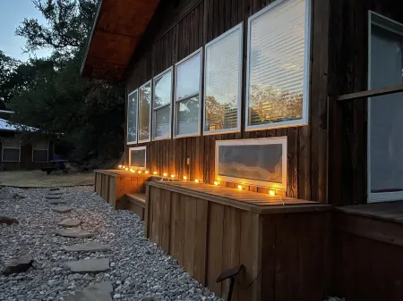 Scenic Hillside Cabin: The Hideout at Rocky Ridge