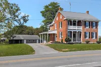 Warm Spring Farmhouse, Old Charm with Modern Updates in Historic Chambersburg