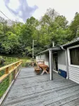 Goldilocks Cozy Hideaway! 5 miles to town. ONE-NIGHT STAY WELCOMED