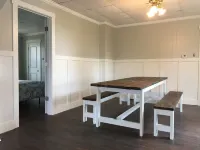 Nauvoo Country Cottage - Sleeps 12