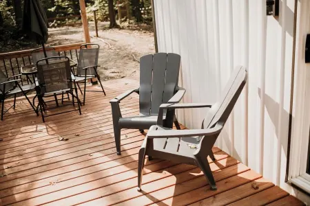 “The Beatnik nook” - tiny cabin in the woods - sauna, outdoor tub!