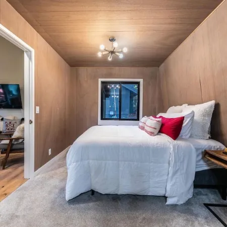 Cozy Cabin in Olympic Valley, Next to Palisades Resort & Tahoe City