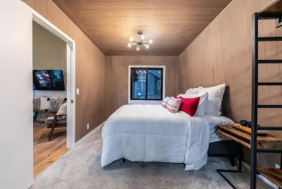 Cozy Cabin in Olympic Valley, Next to Palisades Resort & Tahoe City