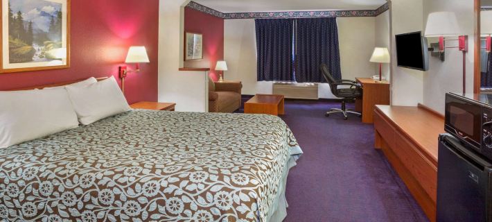 Days Inn & Suites by Wyndham Gresham Hotels in Multnomah County