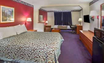 Days Inn & Suites by Wyndham Gresham