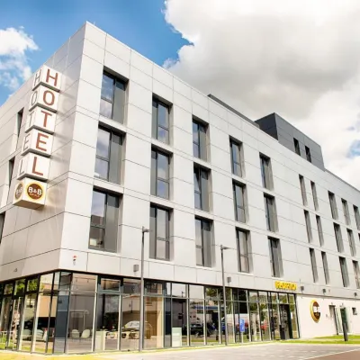 B&B HOTEL Stuttgart-Neckarhafen Hoteles cerca de Museo Mercedes-Benz