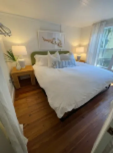 North End, 3 Br Luxury Cottage, Pet Friendly, Private Road, 5 Min Walk to Beach