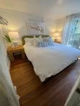 North End, 3 Br Luxury Cottage, Pet Friendly, Private Road, 5 Min Walk to Beach Hotels near Atlantic Beacon Gallery
