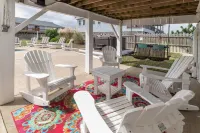 Pet Friendly, Ocean Views, Pool & Hot Tub!