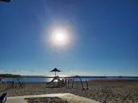 Lg Private Pool w Huge Patio, Hot tub, Fire Pit, 2 min to Downtown, Beach & Rest