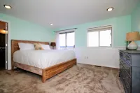 Charming Puget Sound/Mt Rainier View House Dune Peninsula at Point Defiance Park附近的飯店