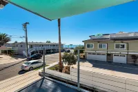 Private Patio, Steps to the Sand! Walk to Village! A/C