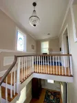 Spacious, Well-Kept, Clean Home an Easy Walk/Bike to Town and Beach.