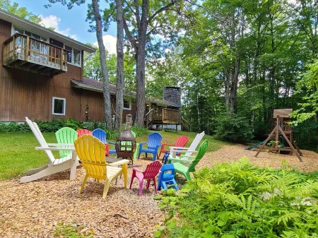 Spacious 6BR - 5BA Ski Home on Pico Mountain - Minutes to Killington Mountain
