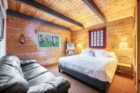 Large Rustic Cozy Cabin