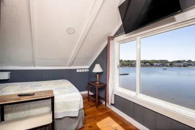 The Onset Beach Compound-Cape Cod Beach Resort & Oceanic Habitat Hotels in Wareham