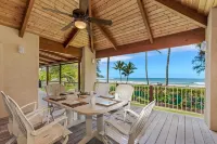 On Hanalei bay with panoramic ocean views. Steps to the beach and walk to town. Hotels in Hanalei