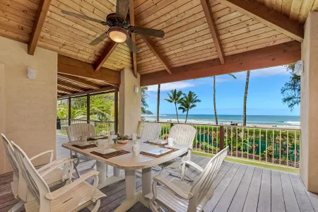On Hanalei bay with panoramic ocean views. Steps to the beach and walk to town.