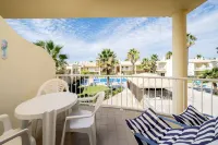 Albufeira Palm Tree With Pool by Homing Hotels in Guia