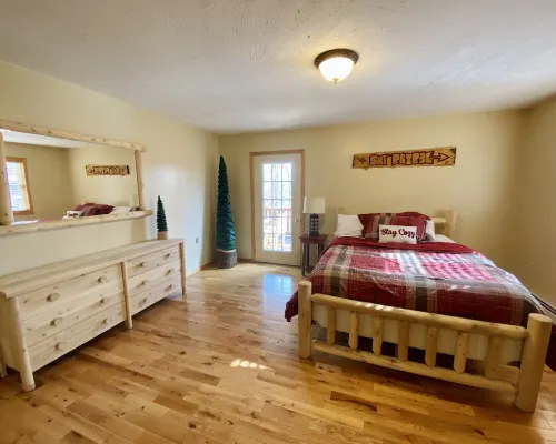 ADK Lake House Vacation, Cozy 5 Bedroom & 2 Bath ウェッブのホテル