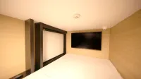 --Men Only---Sauna and Hotel Karumaru Ikebukuro - فنادق كبسولية