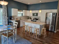 Beautifully Renovated k2B/2B  home The Villages Florida w/gas golf cart included
