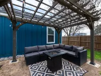 The Blue Bungalow- A NEW Listing!! - โฮมสเตย์