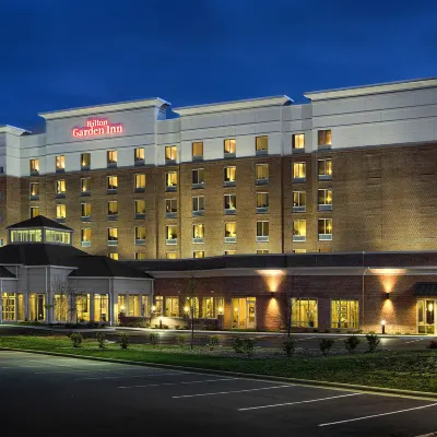 羅利卡瑞希爾頓花園酒店 鄰近PNC 體育館（PNC Arena）的酒店