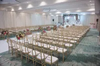 Hilton St. Petersburg Carillon Park - Boutique