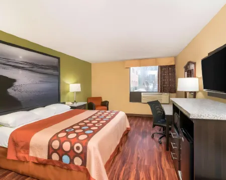 Super 8 by Wyndham Raleigh North East ローリーのホテル