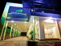 Riverstone Hotel & Cottage Hotels in Batu