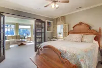 Cozy Private Cottage Overlooking the St. Croix River Valley のホテル