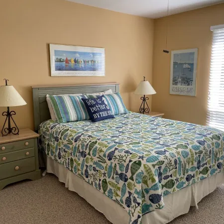 Sea Colony, Walk to Beach & Tennis--Beautiful, Sparkling Clean Getaway!