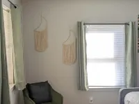 Texas Tin Star Tiny Home-Dusty Feathers Ranch. 9acres. Close to Cedar Creek Lake