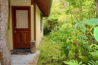 Tranquil Volcano Retreat with Rainforest Views