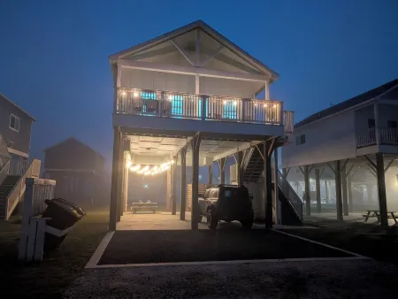 Stunning Villa with Upper Deck Views of the Gulf and Intercoastal Waterway.