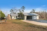 BIG WATER views in Abbeville: 3BR, Master Ste, Hot Tub, Ice Machine, Beach Area Hotels in Henry County