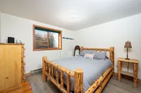 10 mins to whitefish mountain and 5 mins to city beach. Family  cabin 화이트피쉬 호텔