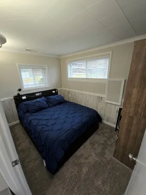 Newly Renovated Lake House, Great Yard. Pet Friendly!Do Not Leave Pet Alone