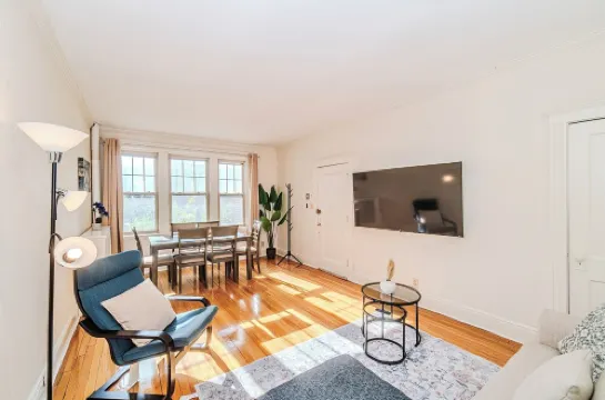 2min->Coolidge&GreenT/King Bed/Full Kitchen/Arcade