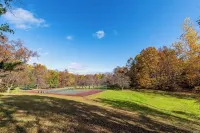 The Hudson Escape – Pool, Hot Tub, & 13 Private Acres of Fun!
