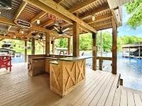 Shady Shoals - Lakefront; Quiet Cove; Huge Dock; Pool Table; Walk to State park 폴스타운 호텔