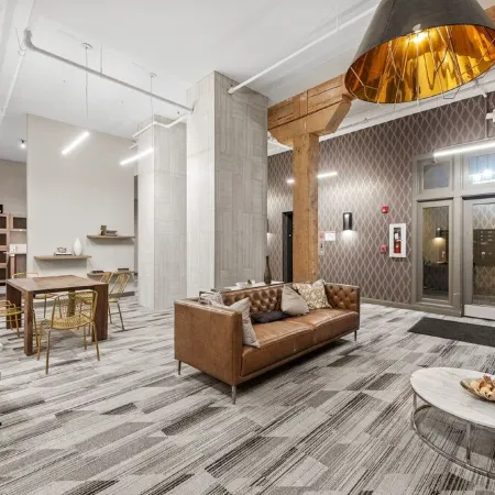 Historic Downtown - Free Parking Garage - 5 min walk OTR
