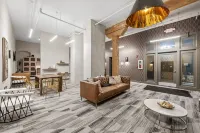 Historic Downtown - Free Parking Garage - 5 min walk OTR