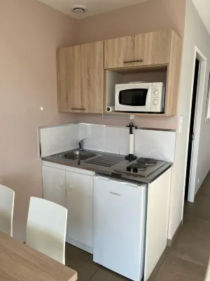 Studio "Albitru" avec piscine & vue sur la baie d'Ajaccio ! Hotels in Alata