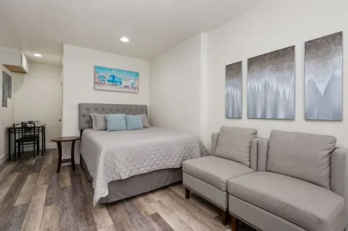 Cute Modern Piece of Paradise Just Steps to the Ocean! New and Modern Oasis!