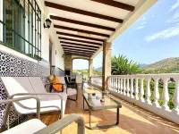 VILLA NURIA WITH PRIVATE POOL,2 KM TO DE BEACH. AC / WIFI / ALARM / PARKING