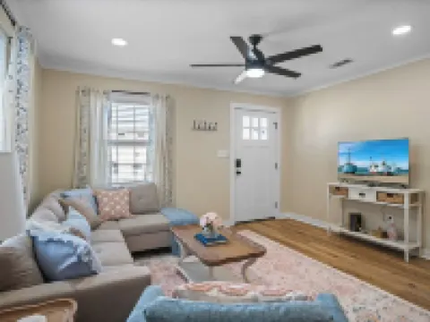 Cottage Row: Daphne Hoteles en Laurel