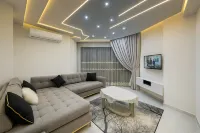 شاليه على البحر في بورتو سعيد بحديقة وحمام سباحة